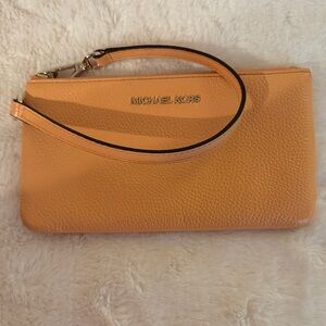 Michael Kors Peach Wristlet NWOT